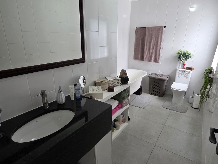 2 Bedroom Property for Sale in Kleinkrantz Western Cape
